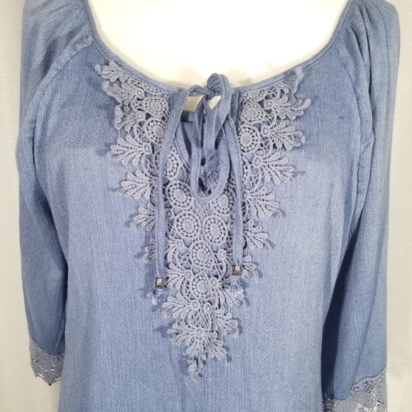 Naif blue crochet accent dress. Size M - Picture 4 of 8